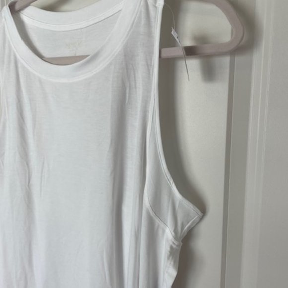 Old Navy‎ Active- Side Slit Tank - Picture 3 of 4